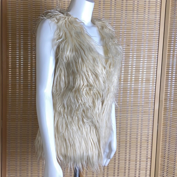 Wet Seal Ivory Faux Fur Boho Vest Size Small - Picture 3 of 6